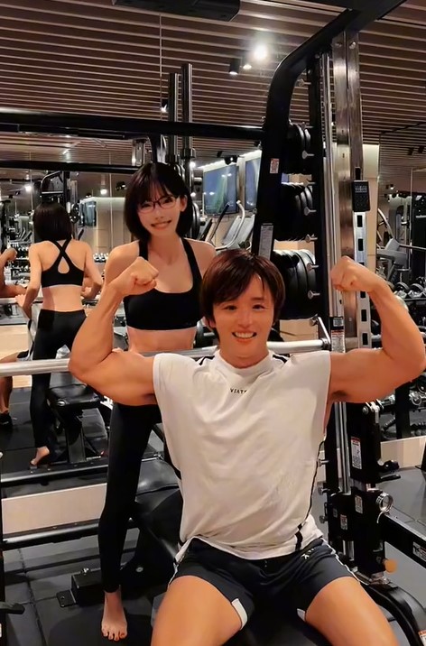 Tập Gym cùng thánh nữ Eimi Fukada